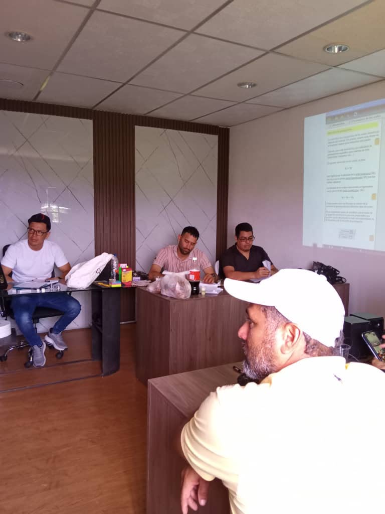 Participantes en una sesión de formación técnica.